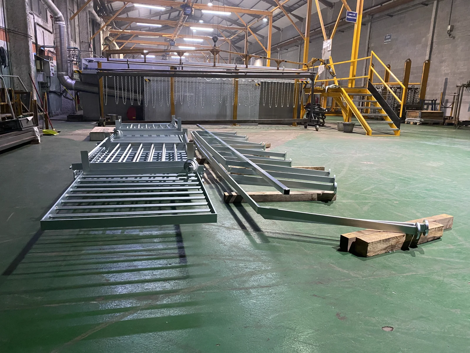 Instalaciones de zincado y piezas metálicas de Galvánicas Gasmar